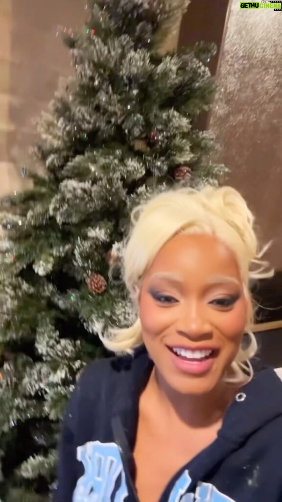 Keke Palmer Instagram - Home for the Holidays!!!!!!! I’m so grateful to God for my family. I know the holidays can bring up mixed feelings for people. It’s a challenge at times to be happy when there is so much going on in the world that can make you angry or sad. However, family, which doesn’t just mean blood relation, is what makes it all greater. Focusing on the love you DO have in your life and the GOOD things the world does have to offer, becomes to gift of the holidays when you can allow it. I’m wishing you all so much joy even if you are in hard times. May God bless you and heal your heart and remind you that as the seasons change so do the times. Let’s make the best of it, love to all!