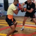 Kell Brook Instagram – Man like @saundersbillyjoe with the padwork. Iron Sharpens Iron 💯

#Boxing #ChampionsChamber #IngleGym #Sheffield #TeamBrook Ingles Boxing Gym