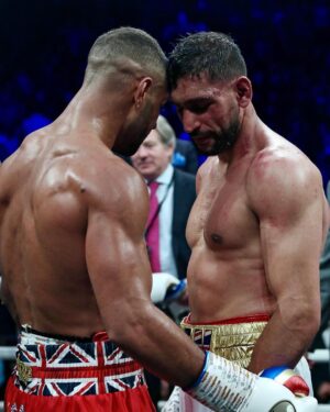 Kell Brook Instagram - 𝐎𝐧𝐞 𝐲𝐞𝐚𝐫 𝐚𝐠𝐨, 𝐚𝐧 𝐞𝐩𝐢𝐜 𝐫𝐢𝐯𝐚𝐥𝐫𝐲 𝐰𝐚𝐬 𝐜𝐨𝐧𝐜𝐥𝐮𝐝𝐞𝐝 🤝💥

@specialkellbrook stopped Amir Khan in the 6th round at a sold-out AO Arena. An unforgettable record-breaking night 🙌

#BOXXER | @skysportsboxing