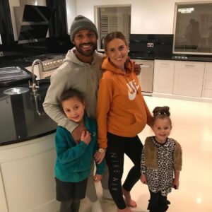 Kell Brook Instagram - All Mine ❤️
.
.
.
#NewChapter #2019 #33 #TheSpecialOne #LaFamilia
