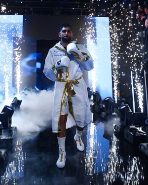 Kell Brook Instagram - 𝐎𝐧𝐞 𝐲𝐞𝐚𝐫 𝐚𝐠𝐨, 𝐚𝐧 𝐞𝐩𝐢𝐜 𝐫𝐢𝐯𝐚𝐥𝐫𝐲 𝐰𝐚𝐬 𝐜𝐨𝐧𝐜𝐥𝐮𝐝𝐞𝐝 🤝💥

@specialkellbrook stopped Amir Khan in the 6th round at a sold-out AO Arena. An unforgettable record-breaking night 🙌

#BOXXER | @skysportsboxing