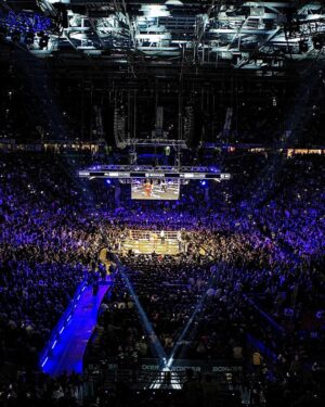 Kell Brook Instagram - 𝐎𝐧𝐞 𝐲𝐞𝐚𝐫 𝐚𝐠𝐨, 𝐚𝐧 𝐞𝐩𝐢𝐜 𝐫𝐢𝐯𝐚𝐥𝐫𝐲 𝐰𝐚𝐬 𝐜𝐨𝐧𝐜𝐥𝐮𝐝𝐞𝐝 🤝💥

@specialkellbrook stopped Amir Khan in the 6th round at a sold-out AO Arena. An unforgettable record-breaking night 🙌

#BOXXER | @skysportsboxing