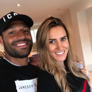 Kell Brook Instagram - Happy Birthday to my beautiful better half Lindsey. Me and the girls love you more than you’ll ever know and we’re looking forward to spoiling you today❤️
-
-
-
 #Happy #Birthday #Lindsey #Lindseh #Familia
