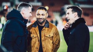 Kell Brook Instagram - When you and @23_carra gotta let @gneville2 know that it’s them boys from @liverpoolfc that rule the North West! 👑

#WereAllBladesArentWe #Blades #Sheffield #FridayNightFootball #SkySports #TeamBrook