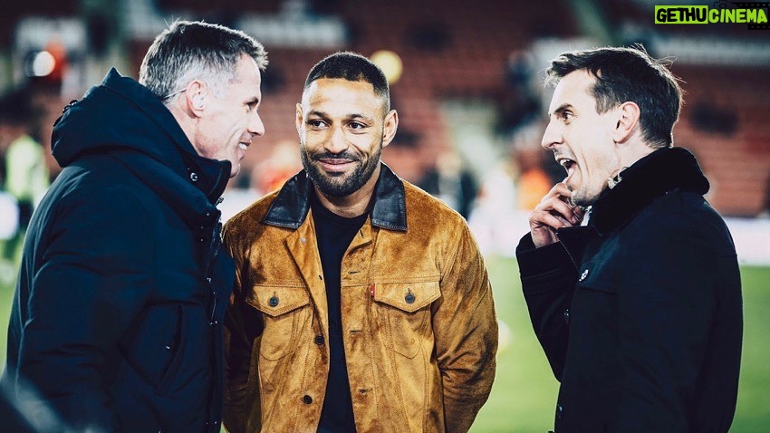 Kell Brook Instagram - When you and @23_carra gotta let @gneville2 know that it’s them boys from @liverpoolfc that rule the North West! 👑 #WereAllBladesArentWe #Blades #Sheffield #FridayNightFootball #SkySports #TeamBrook Bramall Lane