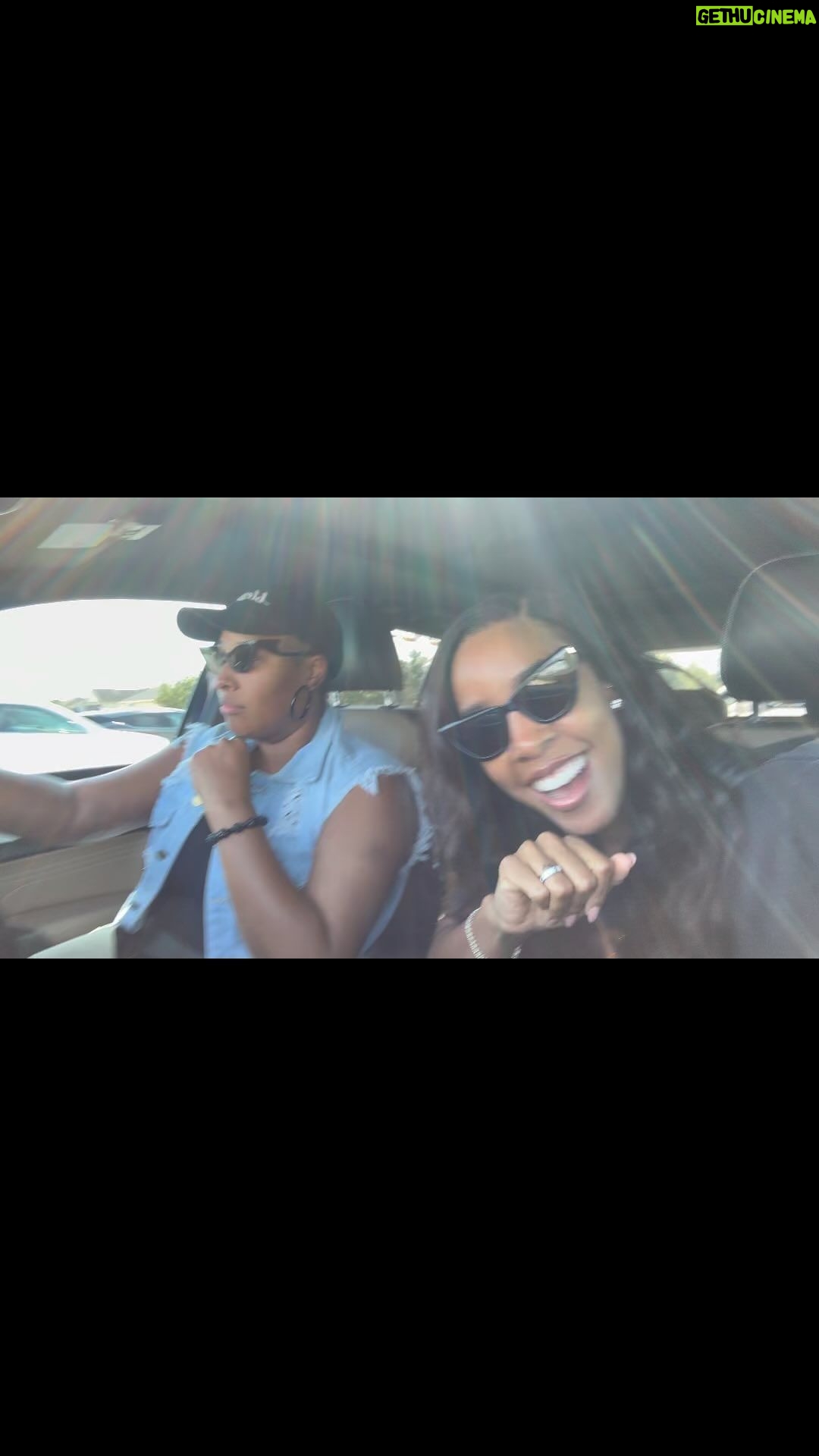 Kelly Rowland Instagram - HOUSTON THANGZZZZZZZ!!! Ma’an!!! Hol’ Up!!! Took a walk down memory Lane with @yoshibinc with Hip Hop, humble beginnings With St.John’s and all the beautiful work that @rudyrasmus and Juanita Rasmus, and their entire squad has accomplished! Went by Lamar High, And had a TIME at RENAISSANCE!! B.I.C. Was all in her bag!!! Blessed beyond measure!