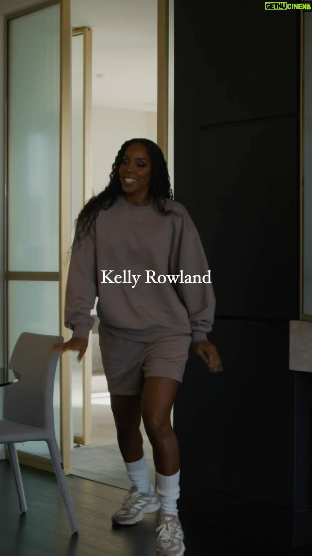 Kelly Rowland Instagram - 😜moments before show……lol I was really trying to nail the Aussie accent.😜 Did I nail it, or butcher it?