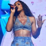 Kelly Rowland Instagram - This verse for “Bloody Samaritan” by the Grammy Nominated @ayrastarr is one of my favorite collabs! The WHOLE VERSE(verse written by: @mnek) is an Affirmation, because who better to speak life into you, but you!! One of my favorite moments on stage!! It takes everything in me not to jump into the crowd, I get so HYPE!🌪️🌪️🌪️
