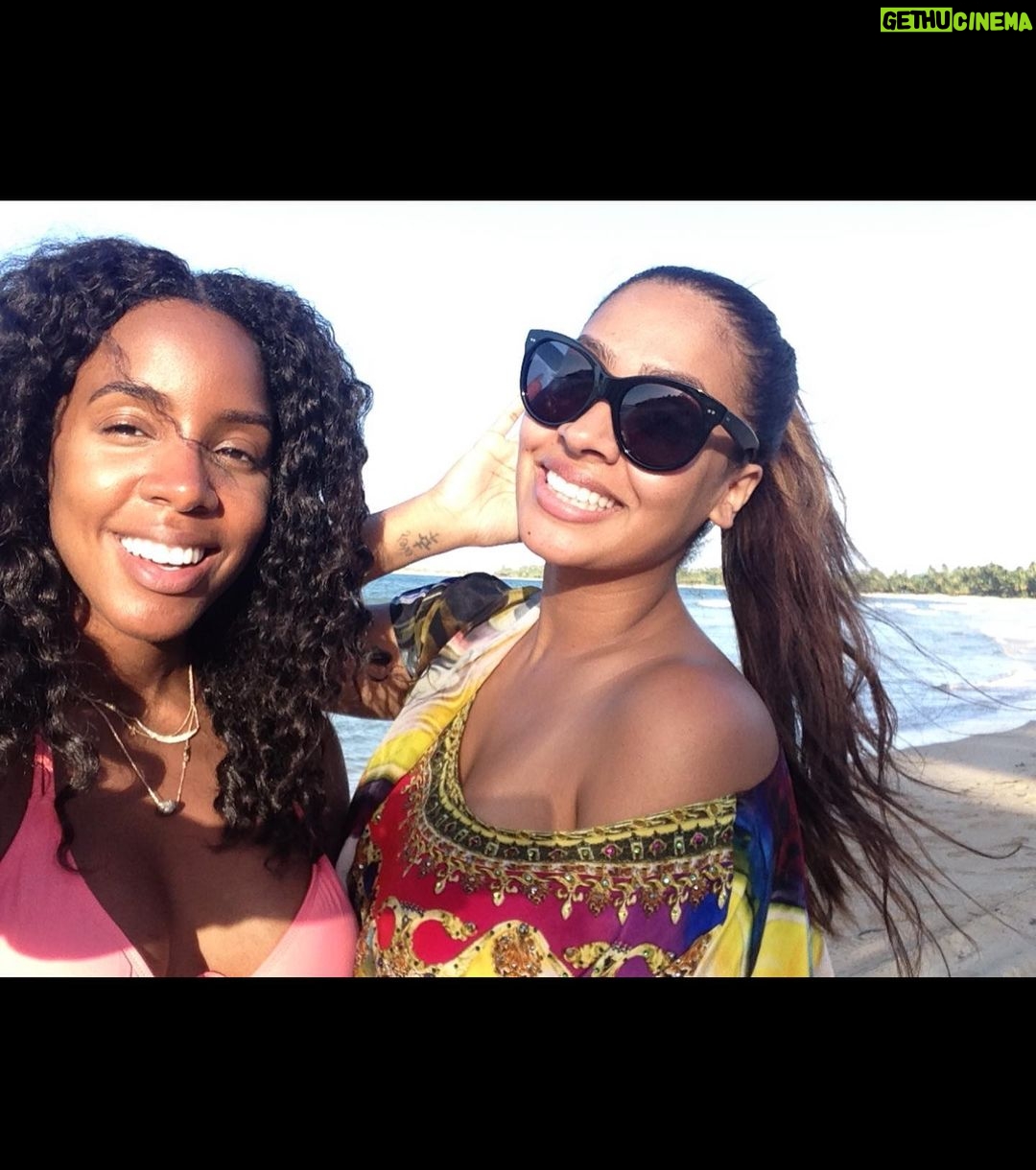 Kelly Rowland Instagram - Alani(affectionately know as LaLa) To know you, is to immediately love you and always want you around! That’s why everyone claims you theirs!! LOL Your realness, warmth, honesty, and loyalty, is one of the most beautiful gifts, I have ever encountered, of a human! The world is a sweeter place, because you simply exist in it! I pray this trip around the sun, fulfills your heart, soul, and mind, and you get all the blessings!! Cause you deserve it! #iloveyou a big piece!! P.S. we need more pics!!! That’s means more girl trips!♥️♥️