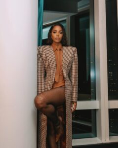 Kelly Rowland Instagram - Grateful! Thank You to everyone who came out, showed out(cause everyone looked so fly) flew out, to support, it lit up my heart, in such a way! I wish everyone could experience watching it, the way we watched it lastnight! NYC energy was INSANE!! THANK YOU! THANK YOU!! THANK YOU!!!!♥️♥️ “Mea Culpa” out February 23rd!!