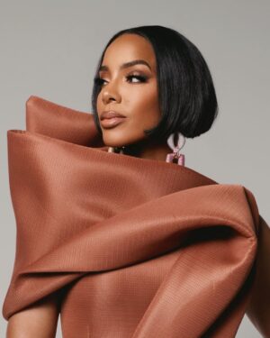 Kelly Rowland Instagram - Thank You @emmagrede & @aurorajames  for having me at this evenings @15percentpledge Benefit Gala! 
This beautifully sparked idea, that began on a napkin, to helping to place over 625 black businesses on retail shelves, creating the opportunity to shift over 
$14 Billion to Black Entrepreneurs and businesses!
What a beautiful evening!! Thank you for what you are doing, thank you to your solid team, and your fierce dedication to this cause!