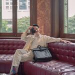 Ken Lertsittichai Instagram – สบายหลังและสบายตา กับกระเป๋าเป้และกล้องสุดเท่ห์ไปเลย

Nikon Zf 📷 : เป็นทั้งกล้องโปร กล้องสวย เข้าใจง่าย น้ำหนักเบา ครบจบในตัวเดียว หลังจากที่ลองคือทั้งวีดีโอหรือภาพนิ่งเอาอยู่หมด(ขอเก็บเงินก่อนเจอแน่!!!) อยากให้ทุกคนได้ลองนะแล้วจะอึ้งว่า “เราก็ถ่ายสวยได้เหมือนกัน”🫶🏻✨

กระเป๋าเป้Gaston Luga x Nikon🎒: ตอบโจทย์ทั้งสายพกกล้องมีอุปกรณ์หรือจะใช้ในชีวิตประจำวันปกติก็ได้ น้ำหนักเบา มีฟังก์ชั่นการใช้งานหลากหลายมาก ใครเป็นสายชอบช่องเก็บของเป็นระเบียบก็แนะนำเลย

💵ช่องทางการสั่งซื้อ กระเป๋าเป้สะพายหลัง Gaston Luga x Nikon
 
💼รายละเอียดเพิ่มเติมเกี่ยวกับกระเป๋า
https://www.nikon.co.th/gastonlugaxnikon-collaboration
 สามารถสั่งซื้อกระเป๋าได้ที่ : https://www.nikon.co.th/products/lenses-accessories/lifestyle

📸สำหรับ NIKON Zf วางจำหน่ายแล้วที่หน้าเว็บไซต์นิคอนฯประเทศไทยและตัวแทนจำหน่ายอย่างเป็นทางการ

สามารถ Pre-Order สินค้าที่หน้าเว็บไซต์นิคอนฯ อย่างเป็นทางการได้แล้ววันนี้ 

www.nikon.co.th/z-f-nikkor-z-40mm-f-2-se

#NikonAsia #NikonCreators #gastonluga #AnywhereWithGL #NikonZf #Nikonthailand
