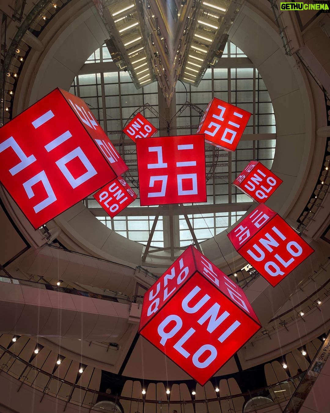 Ken Lertsittichai Instagram - 28 ก.ย. 66 เป็นต้นไป ไปที่ UNIQLO CentralWorldกัน เค้าเปิดร้านใหม่ ชาวมินิมอลห้ามพลาดกับไอเทมเด็ดๆ และ คอลเลคชั่นพิเศษ!!แบบจัดเต็มจากยูนิโคล่ #CelebratingWorldClassYourTimeIsNow #UniqloCentralWorld Uniqlo Central World