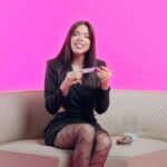 Kenia Os Instagram - ¿Qué pasa si tienes un amor prohibido? @keniaos está lista para resolver todas tus dudas existenciales con estos #17Tips 💗 ¡Encuentra el video completo en nuestro link en bio!