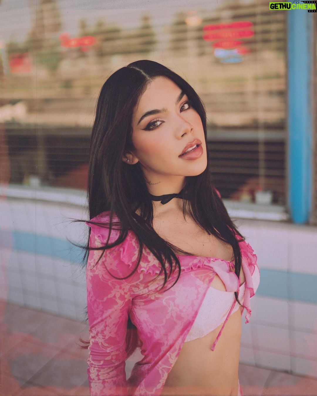 Kenia Os Instagram - Ojoxojo💗……. Los Angeles, California