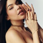 Kenia Os Instagram - Para seguir inspirando a millones de personas, #KeniaOs demuestra día con día lo real y lo humana que es, para que la puedan ver más allá de una artista, sino como una amiga. 💗 ¡No te pierdas la entrevista exclusiva en nuestro link en bio! ✨ #MujeresDelAño #GlamourWOTY
