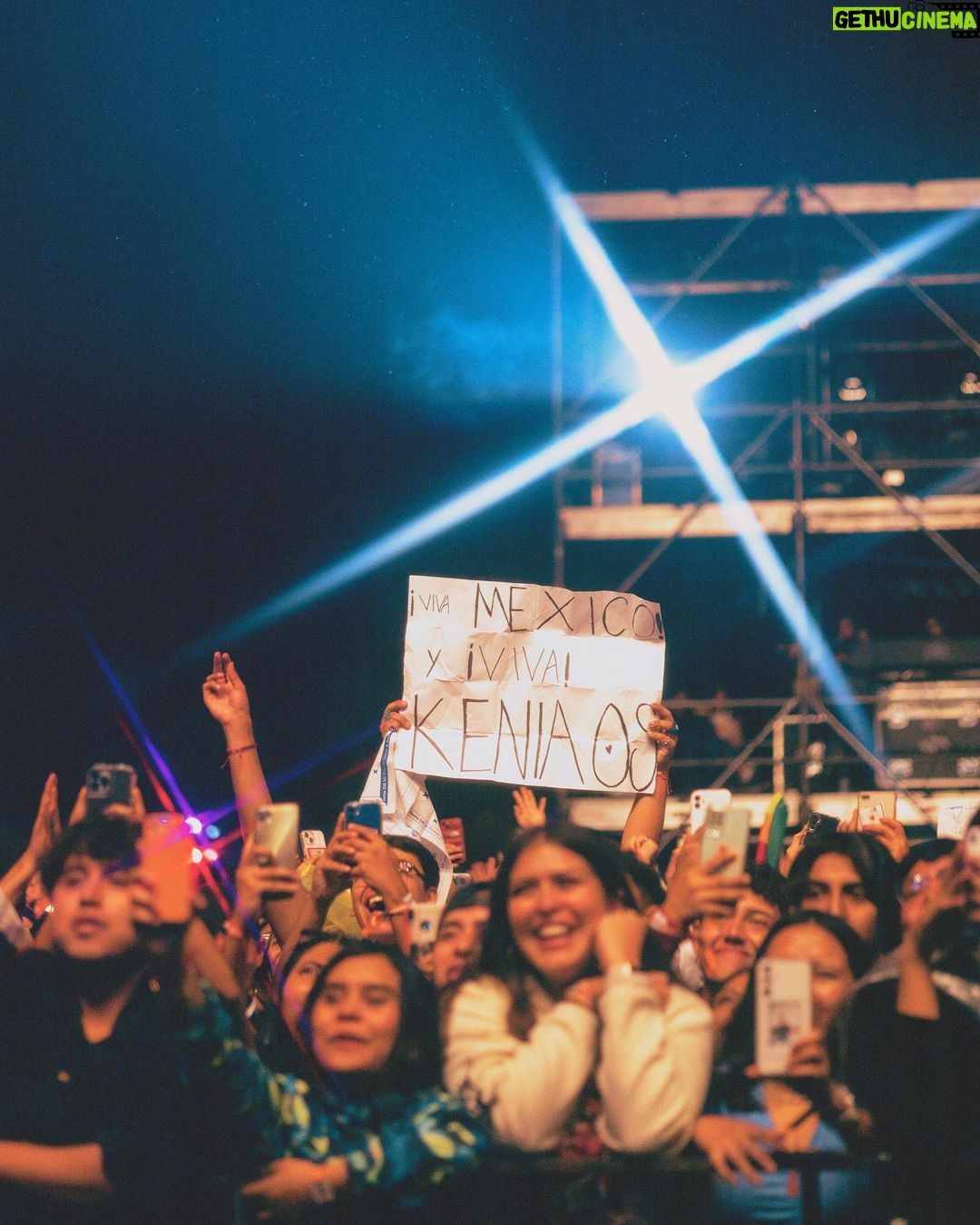 Kenia Os Instagram - Días de muchos tacos y de shows Mexico