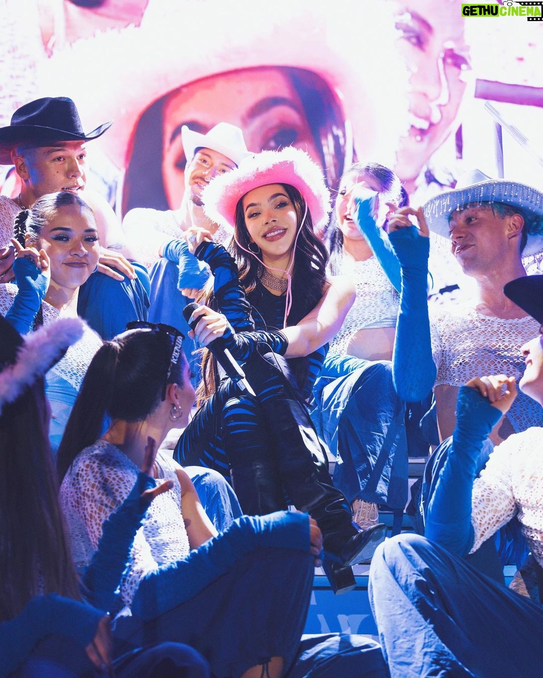 Kenia Os Instagram - viviendo la fantasía de lo shows como una hadita Mexico