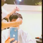 Kenjiro Tsuda Instagram - 前に散髪して貰った時の動画をアップ 美容師＆ヘアメイクのハラタさん #津田健次郎 #ツダケン #kenjirotsuda #ハラタさん #散髪