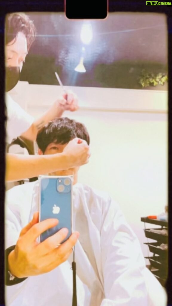 Kenjiro Tsuda Instagram - 前に散髪して貰った時の動画をアップ 美容師＆ヘアメイクのハラタさん #津田健次郎 #ツダケン #kenjirotsuda #ハラタさん #散髪