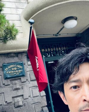 Kenjiro Tsuda Instagram - 写真集の撮影で行った京都。
自撮りをアップするのを忘れてました（笑）。

#津田健次郎 #ツダケン