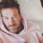 Kenneth Mitchell Instagram – Klingon in Pink. Two more days til #StarTrekDiscovery Season Two.  CAN’T WAIT. 💖 Science. Hope. Discovery. Exploration. Family. QAPLA #StarTrek #LLAP #countdownto1701 @cbsallaccess @startreknetflix @spacechannel Space – The Final Frontier