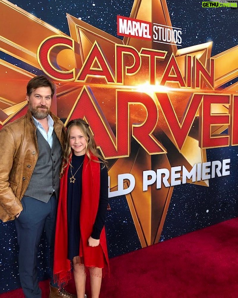 Kenneth Mitchell Instagram - Me & GOOSE. #CaptainMarvel World Premiere. Opening in theaters THIS WEEKEND. 🌟 Look out Thanos because a whole new generation of empowered Superheros are coming... plus a brilliant cat named #Goose. 👊🏼 Super FUN movie! 🌟 Higher. Further. Faster. 🌟 Hollywood
