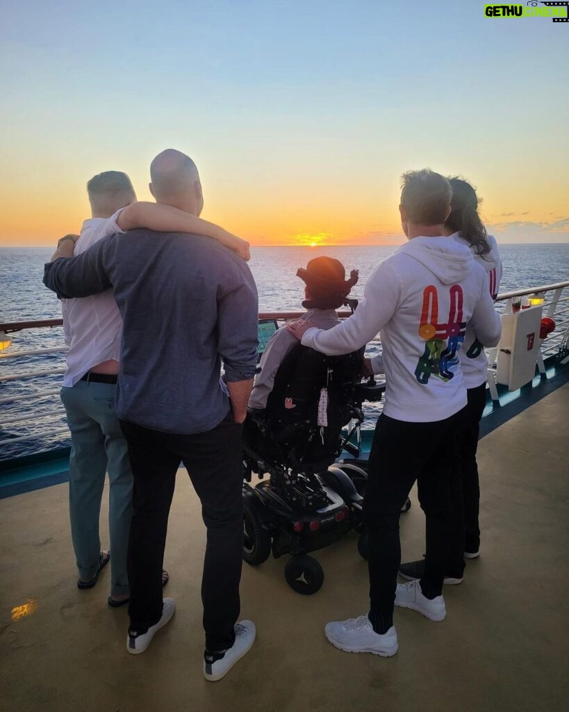 Kenneth Mitchell Instagram - Still basking in the afterglow of this incredibly special adventure. What a magical gift. I am one lucky human to have such magnificent friends and supportive community #LLAP #theKOLective #StarTrekFamily #ALS Atlantic Ocean