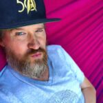 Kenneth Mitchell Instagram - I really missed seeing #StarTrekDiscovery this week. AND not to thrilled with the Leafs joining the off-season. Welcome to the Hammock Dayz. Happy GOT & Endgame’ing this weekend. I’m especially rooting for you #CaptainMarvel. 😉🌟 #GoRaps #GoJays #Liverpool #YNWA #StarTrek #LLAP 🖖🏽 California