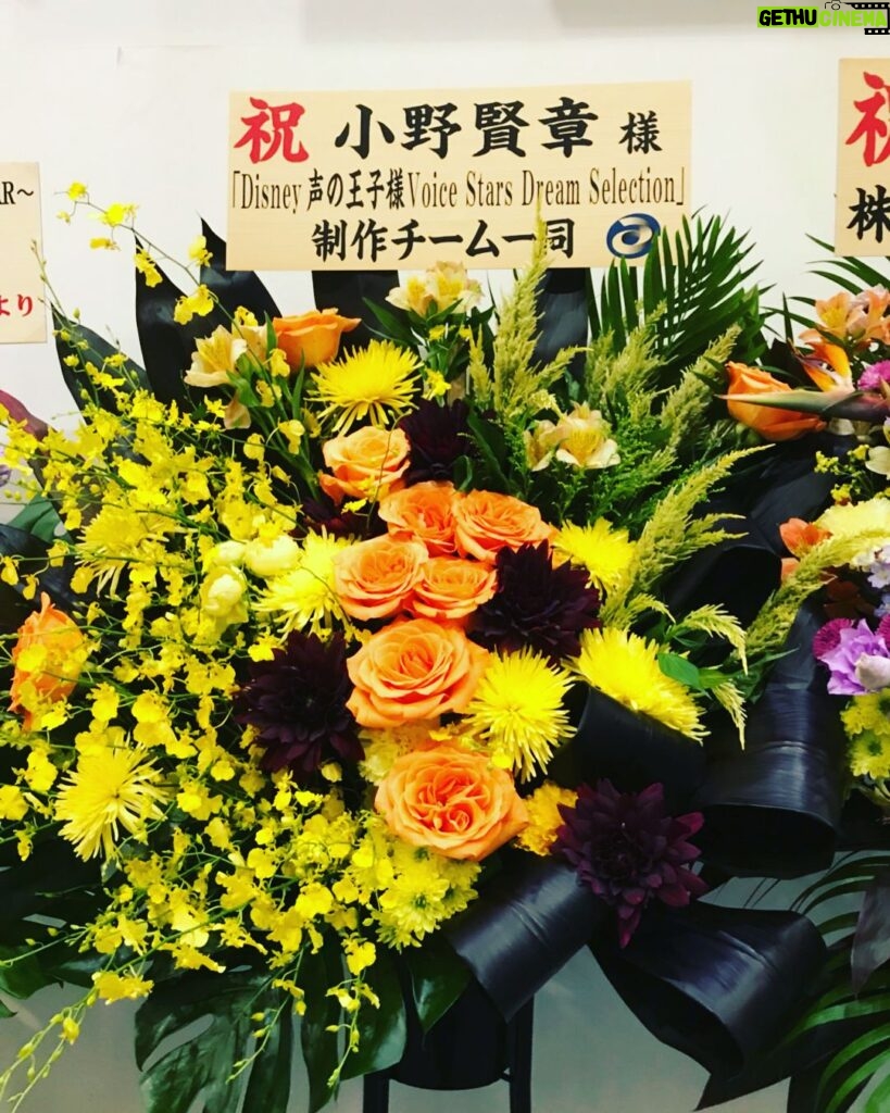 Kensho Ono Instagram - お花シリーズ、その2。
