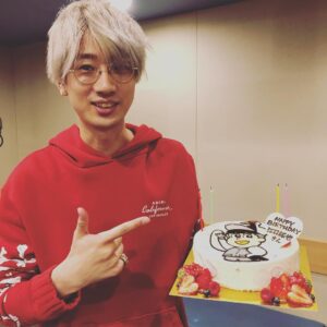 Kensho Ono Instagram - 先日、あはれ！名作くん！で拓也くんのお祝いをしました✨
#江口拓也 #名作くん