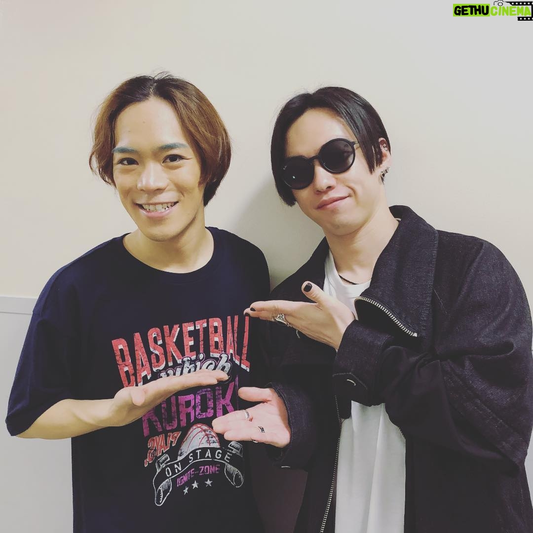 Kensho Ono Instagram - MOMIKENさんが、観劇に来てくださいました!! ありがとうございました^_^ #くろステ