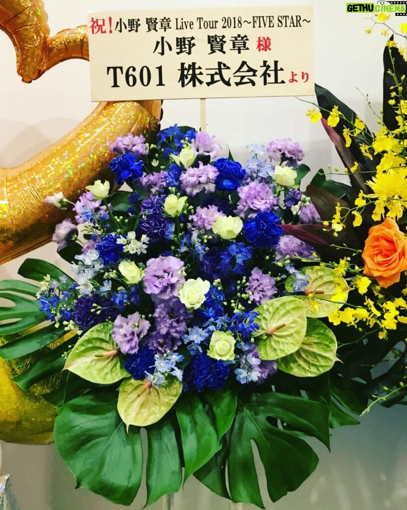 Kensho Ono Instagram - お花シリーズ、その2。
