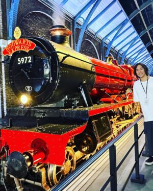 Kensho Ono Instagram - 『ワーナー・ブラザース　スタジオツアー東京』　登壇させていただきました✨