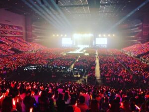 Kensho Ono Instagram - 『IDOLiSH7 LIVE BEYOND Op.7』
無事終了！本当にありがとうございました🌈
今回は単独ということもあり、出ずっぱりで、他の衣装で撮る時間がありませんでした…。
そして代永さんと撮れなかった😭