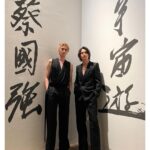 Kento Yamazaki Instagram - 蔡國強 × Saint Laurent 宇宙遊 -〈原初火球〉から始まる　刺激的で興奮しました！ #PR @ysl