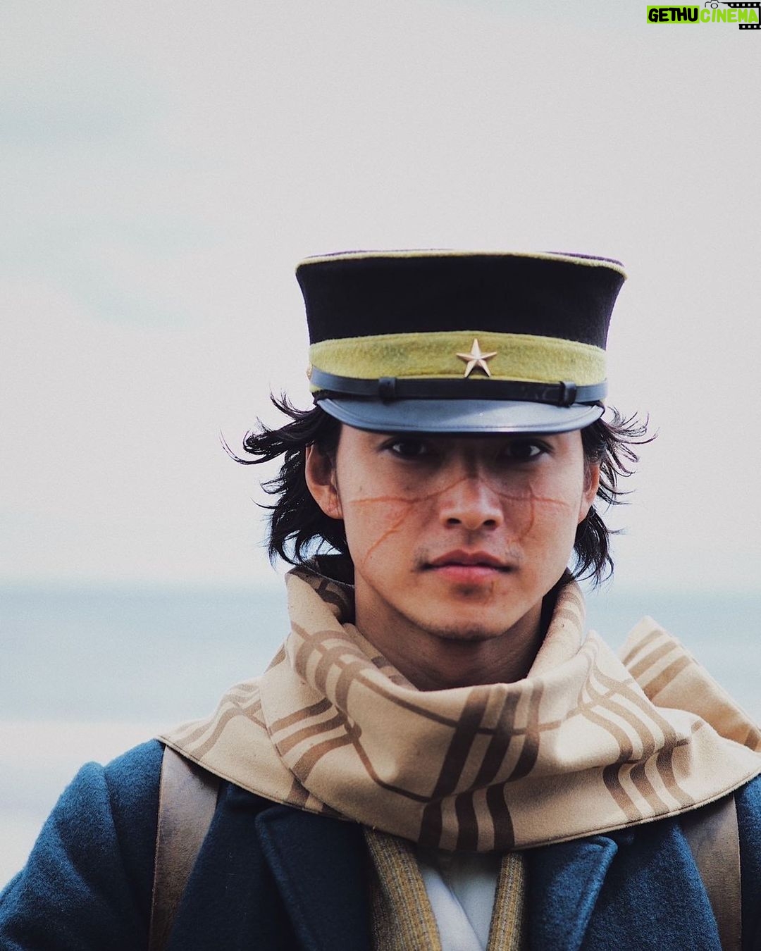 Kento Yamazaki Instagram - 映画『ゴールデンカムイ』明日公開!!!