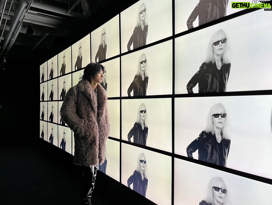 Kento Yamazaki Instagram - サンローランの永遠のミューズ、ベティ・カトルーに迫る「唯一無二の女性展」刺激的でした。 #PR #YSL #サンローラン