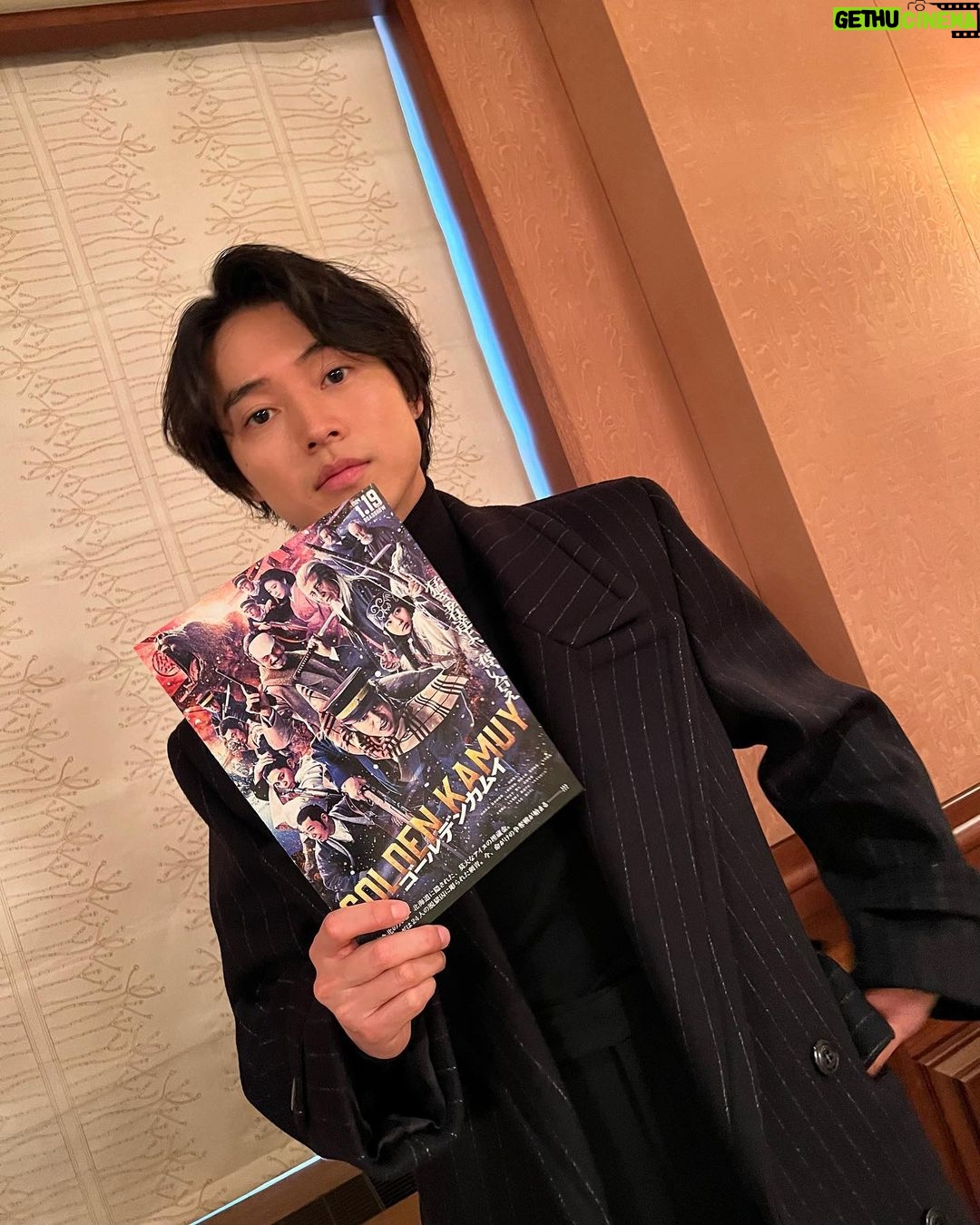 Kento Yamazaki Instagram - 映画『ゴールデンカムイ』完成報告会でした! よろしくお願いします!!! #PR