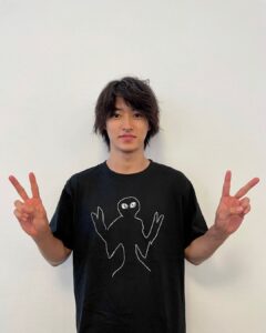 Kento Yamazaki Instagram - カレンダーの9月は 自分で写真に絵を描いてみました そしたらこんなTシャツができました #PR