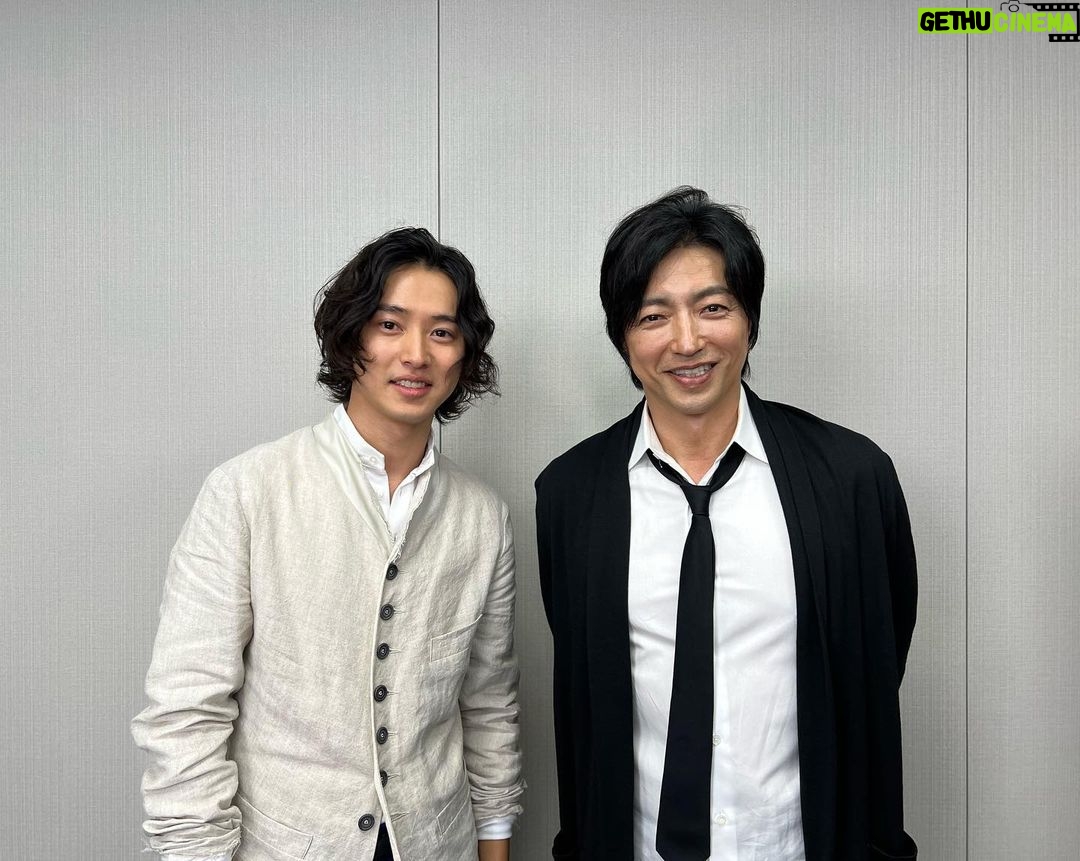 Kento Yamazaki Instagram - 大ヒット舞台挨拶ありがとございました! サプライズメッセージ、大沢さんありがとうございました! #PR #信 #王騎