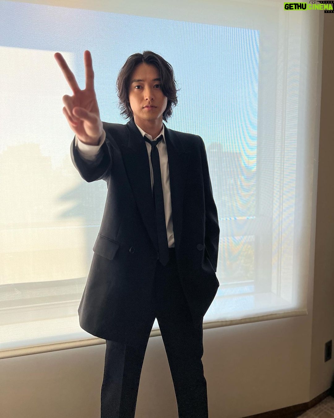 Kento Yamazaki Instagram - 『キングダム 運命の炎』 ついに今日初日を迎えました! 最新作ほんとに面白いです!! ぜひ劇場の大スクリーンで見てください!!! #PR #キングダム #運命の炎 #信