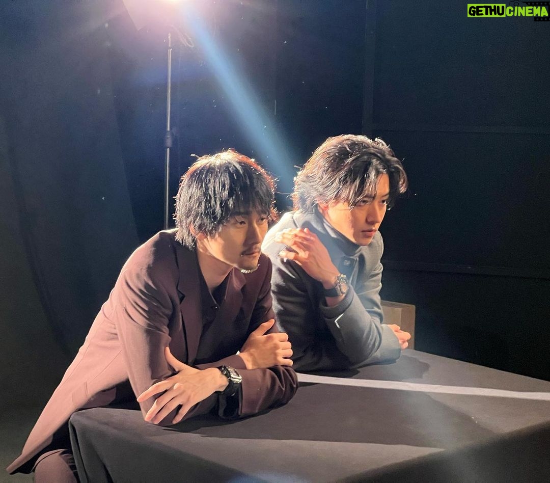 Kento Yamazaki Instagram - 「GOETHE2月号」本日発売です! 連載企画第2弾で栁くんと対談しました!!! #PR #ウブロ #ゴールデンカムイ