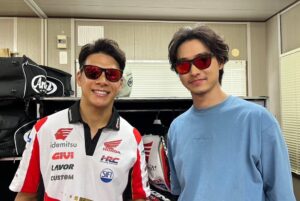 Kento Yamazaki Instagram - 中上貴晶選手が参戦している「2023 FIM MotoGP™ 世界選手権シリーズ 第14戦 MOTUL Grand Prix of Japan」のフリープラクティス観戦に行ってきました！
間近で音を聞けて、見れて、大迫力で圧倒的
興奮しました。
中上貴晶選手からのお話や、ピットも見学させていただき貴重な体験をさせてもらいました！
#PR
@oakleyjapan 
@takanakagami 
#ProtectYourEyes