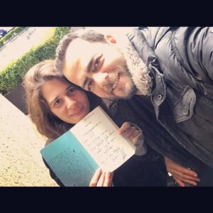 Kerem Fırtına Instagram - Canım dostumun imza günü süprizi @denizlilal #enyakınarkadaşımbirdeli