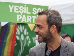 Kerem Fırtına Instagram - Bu süreçte benimle heyecanlanan, benden daha çok isteyen, emeği geçen herkese yürekten teşekkür ederim. İyi ki vardınız, varsınız. Sevgiyle 🤍