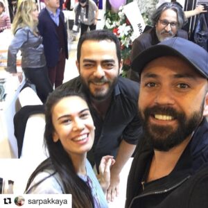 Kerem Fırtına Instagram - #Repost @sarpakkaya (@get_repost)
・・・
#enyakınarkadaşımbirdeli raflarda, biz de imza gününde... @keremfirtina (nasıl oldu da ilk paylaşım silindi sormayın bizde normal böyle şeyler)