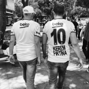 Kerem Fırtına Instagram - Baba, oğul, ağaçlı yol. @firtina.v