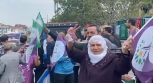 Kerem Fırtına Instagram - Başakşehir’de 1 oy, Yeşil Sol Parti’ye 🍀
1 oy, Sayın Kemal Kılıçdaroğlu’na, dedik. 🤍
@yesilsol ✌️