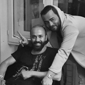 Kerem Fırtına Instagram - #keremitconsungünlüğü birazdan başlıyor. 101.4 @kentfmtr #AnnemveBen konuk: Sarp Akkaya 02129121014